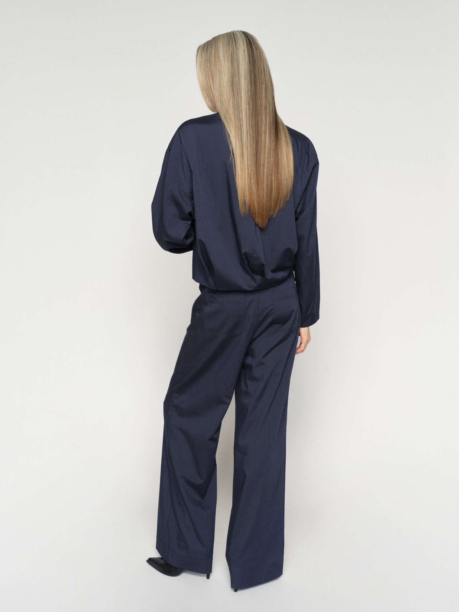 Modelshot / Crown Blue / Detail